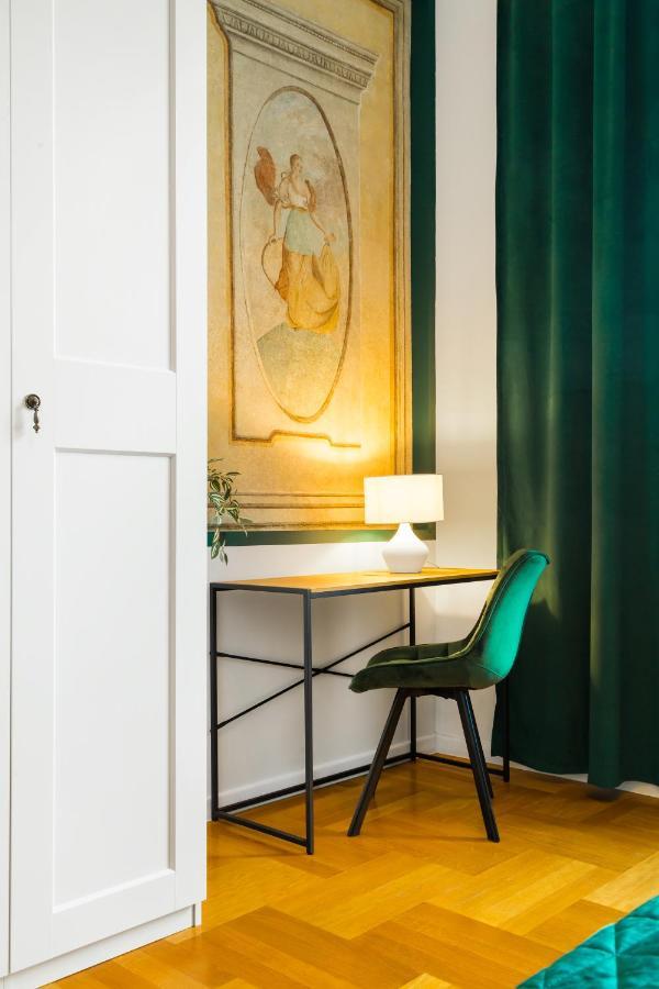 Glamorous Apartment In Heart Of Old Town Krakow Exterior photo